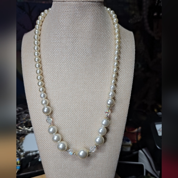 Vintage Japan Faux Pearl and AB crystal necklace- Signed - Picture 5 of 6